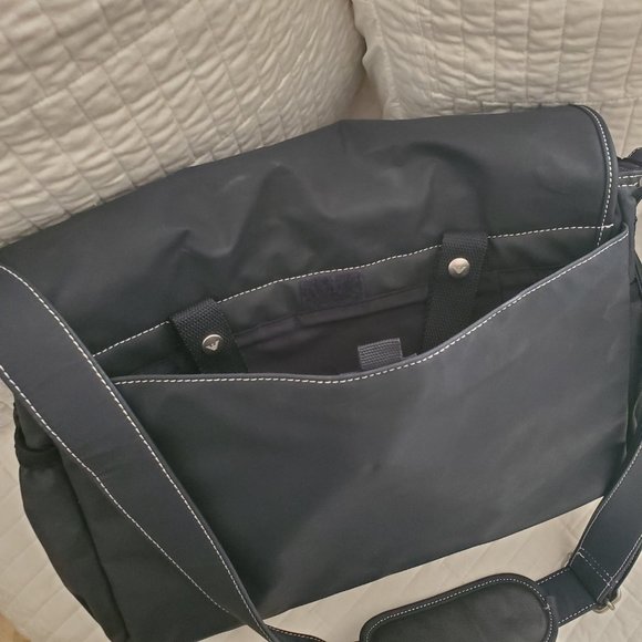 ARMANI BABY Diaper Changing Messenger Bag - Condition Showroom Never used. - Picture 4 of 13